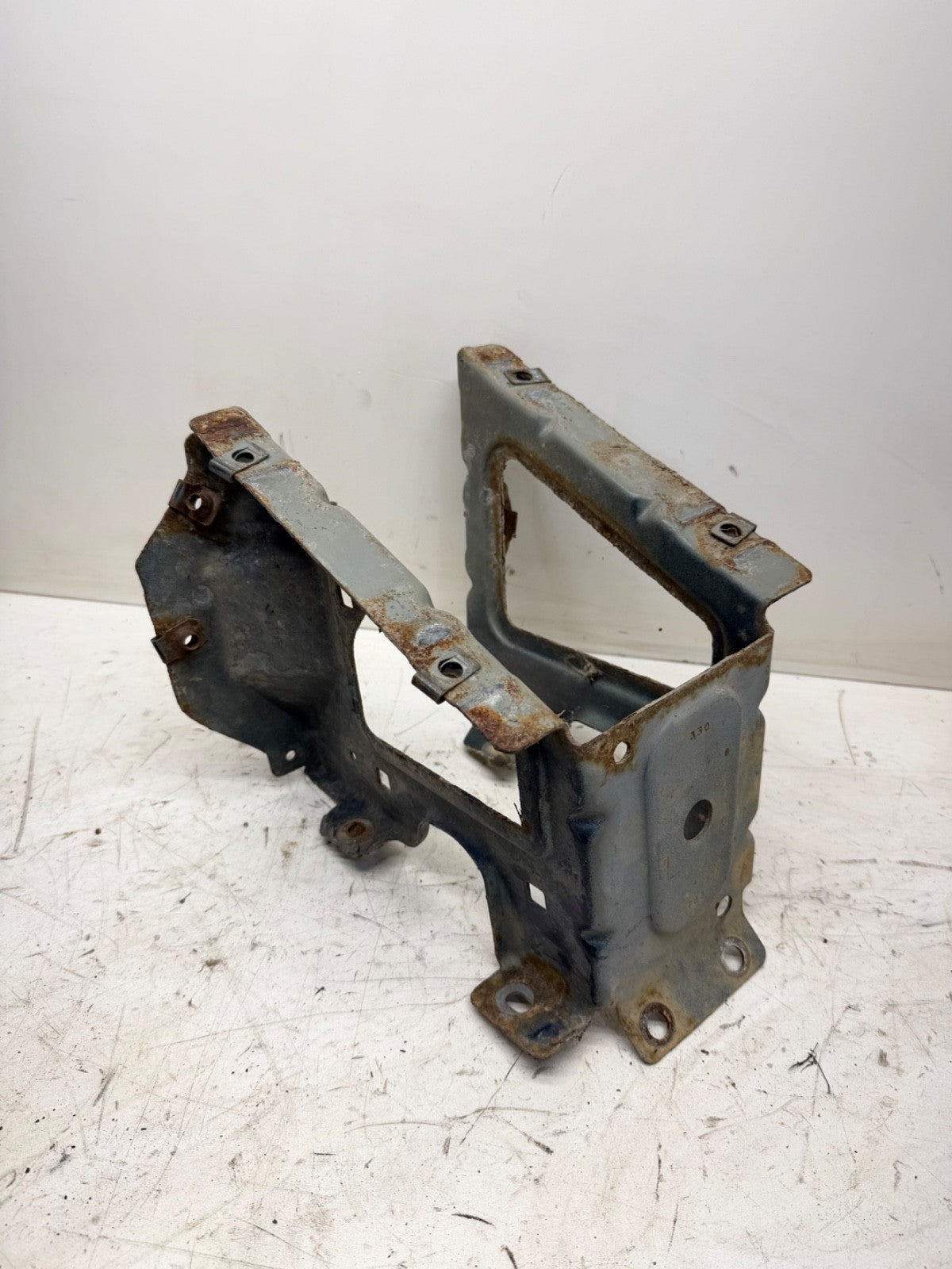 97-06 Jeep TJ Wrangler Front Fender Tub Lower Support Brace Driver LH Bracket