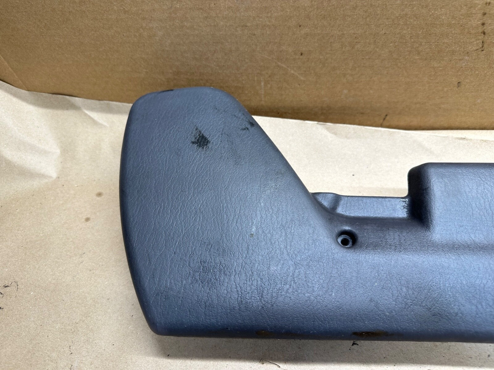 1997-2001 Jeep Cherokee XJ Lower Seat Trim Panel Right Passenger R 97 98 99 00
