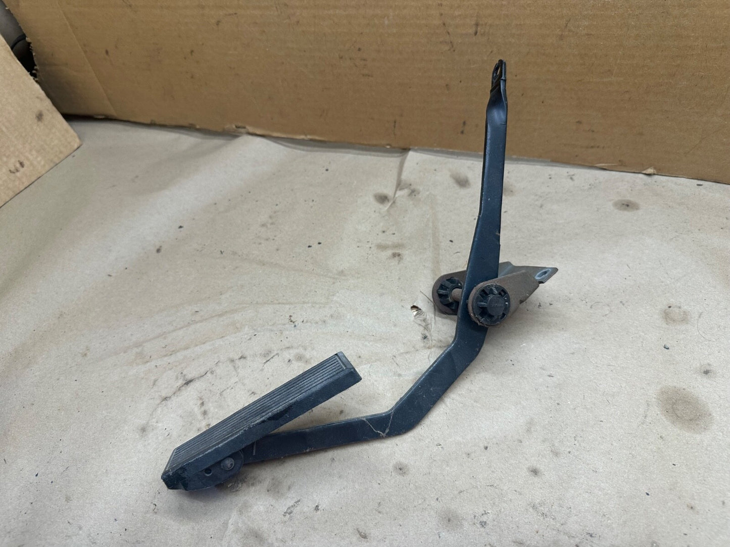 97-06 Jeep Wrangler TJ Fuel Gas Pedal LHD Factory OEM Petal Throttle Foot OE