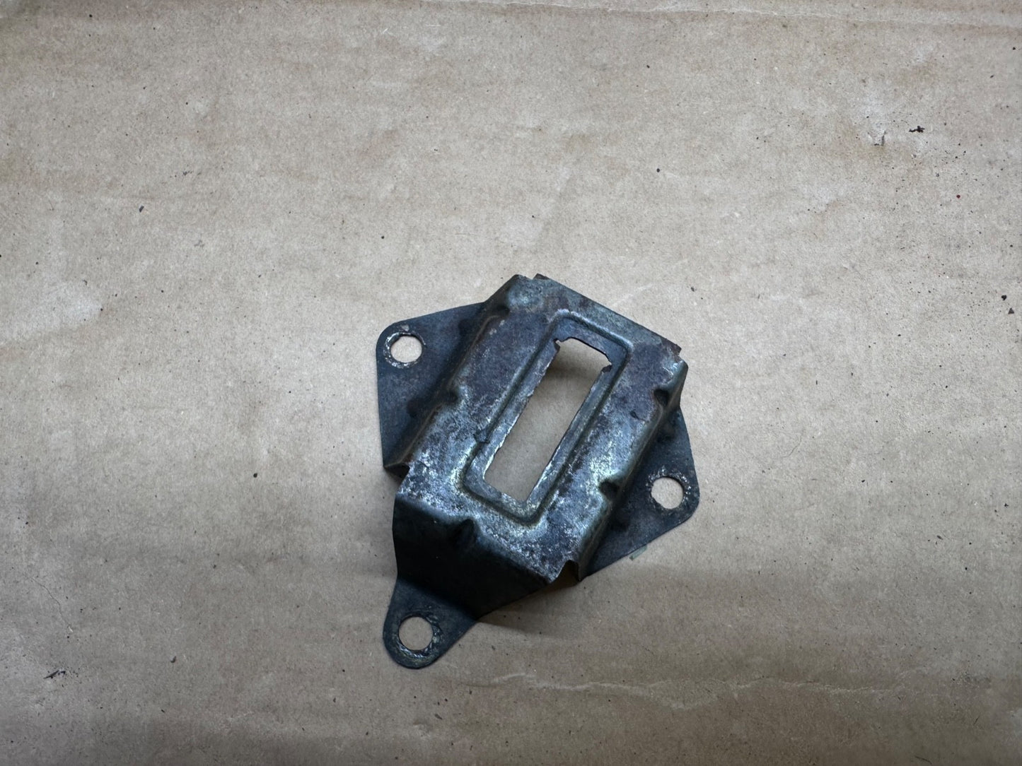 4.2 L Jeep Wrangler YJ CJ CJ5 CJ7 4.2L 258 Air Cleaner Bridge Bracket Mount OEM