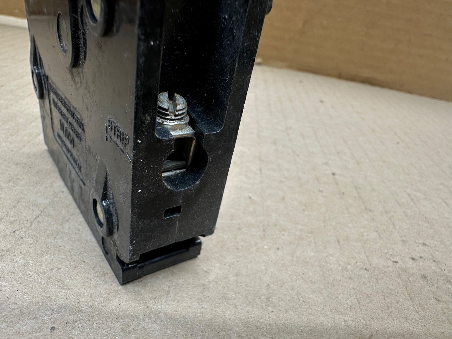 Bryant BR120 Circuit Breaker, 1-Pole, 20A, 120/240VAC, CU-AL SWD *Free Shipping*