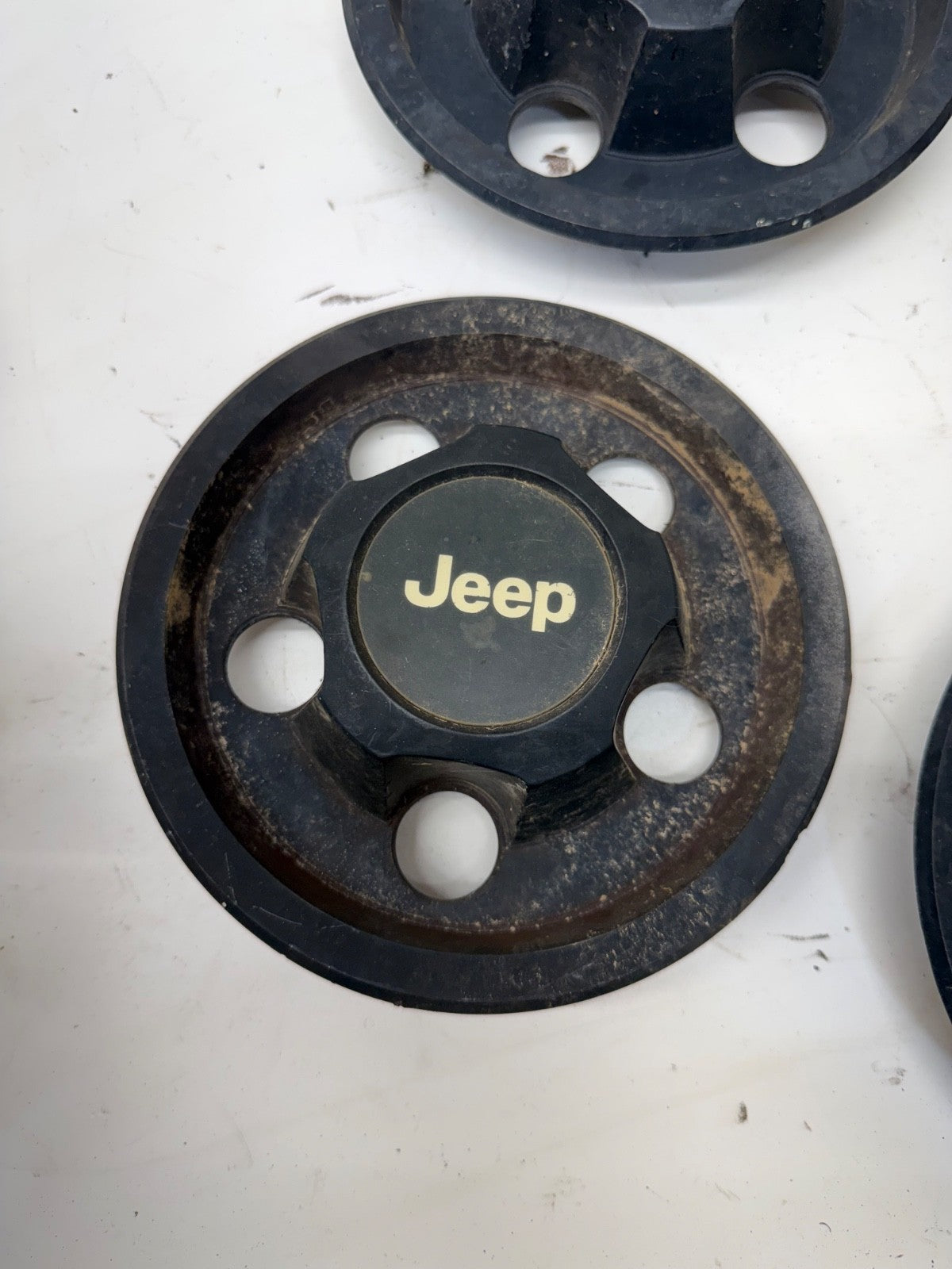 Jeep Cherokee XJ Wrangler YJ 84-01 Factory Black Center Cap Wheel Hub 5 Bolt
