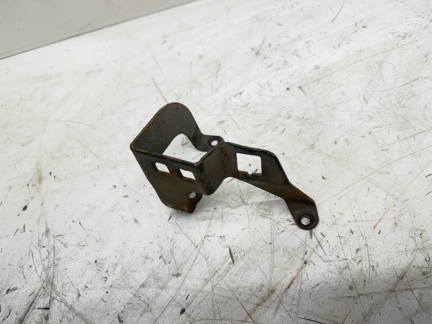 91-02 Jeep Wrangler TJ 4.0 L Throttle Cable Bracket Kickdown Mount OEM Factory