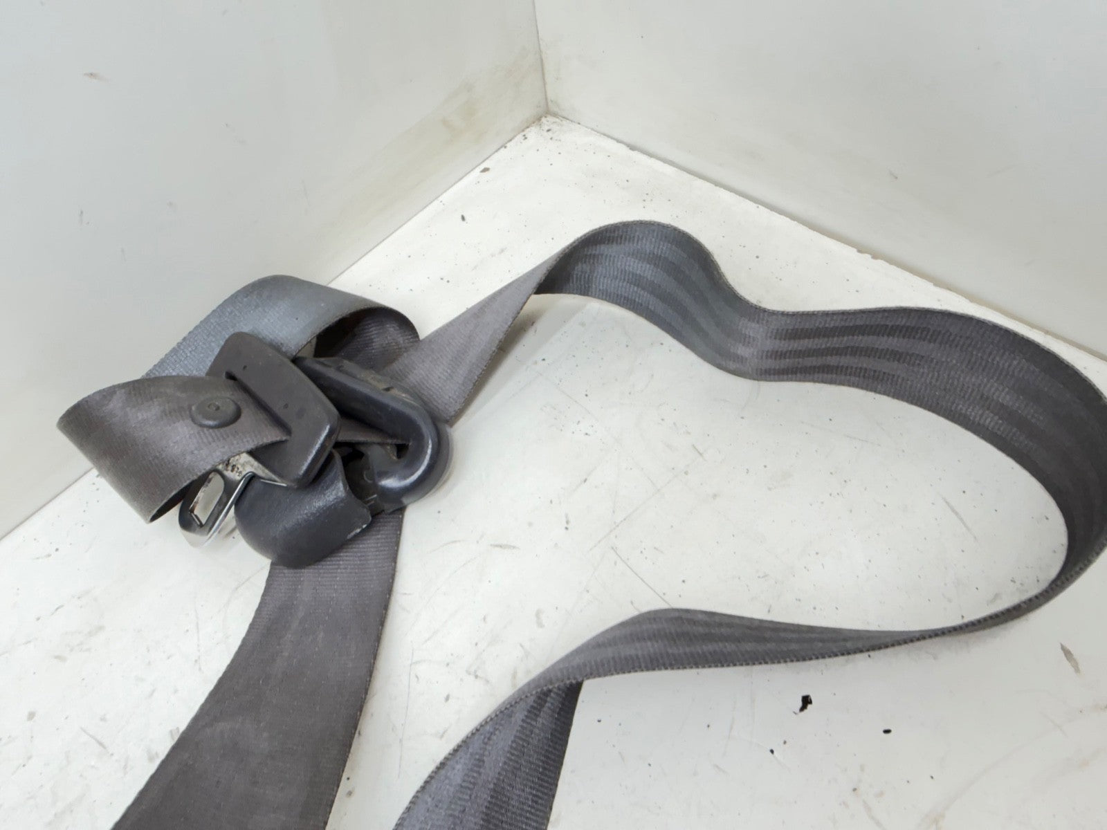 Jeep Wrangler TJ 97-02 Front Driver Left Seat Belt Dark Grey Seat Belt Retractor