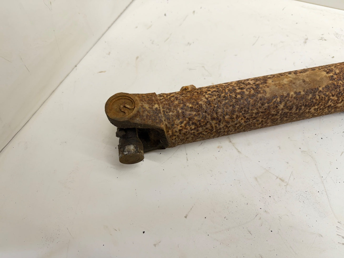 97-02 Jeep Wrangler TJ 13.5" REAR DRIVESHAFT 2.5L 4 CYL 5 spd Drive Shaft 2.5 L