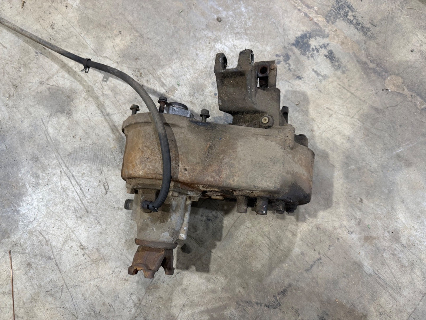 80-86 Jeep CJ Dana 300 Long Transfer Case 4x4 4WD CJ5 CJ7 5 7 D300 D Three Hundy