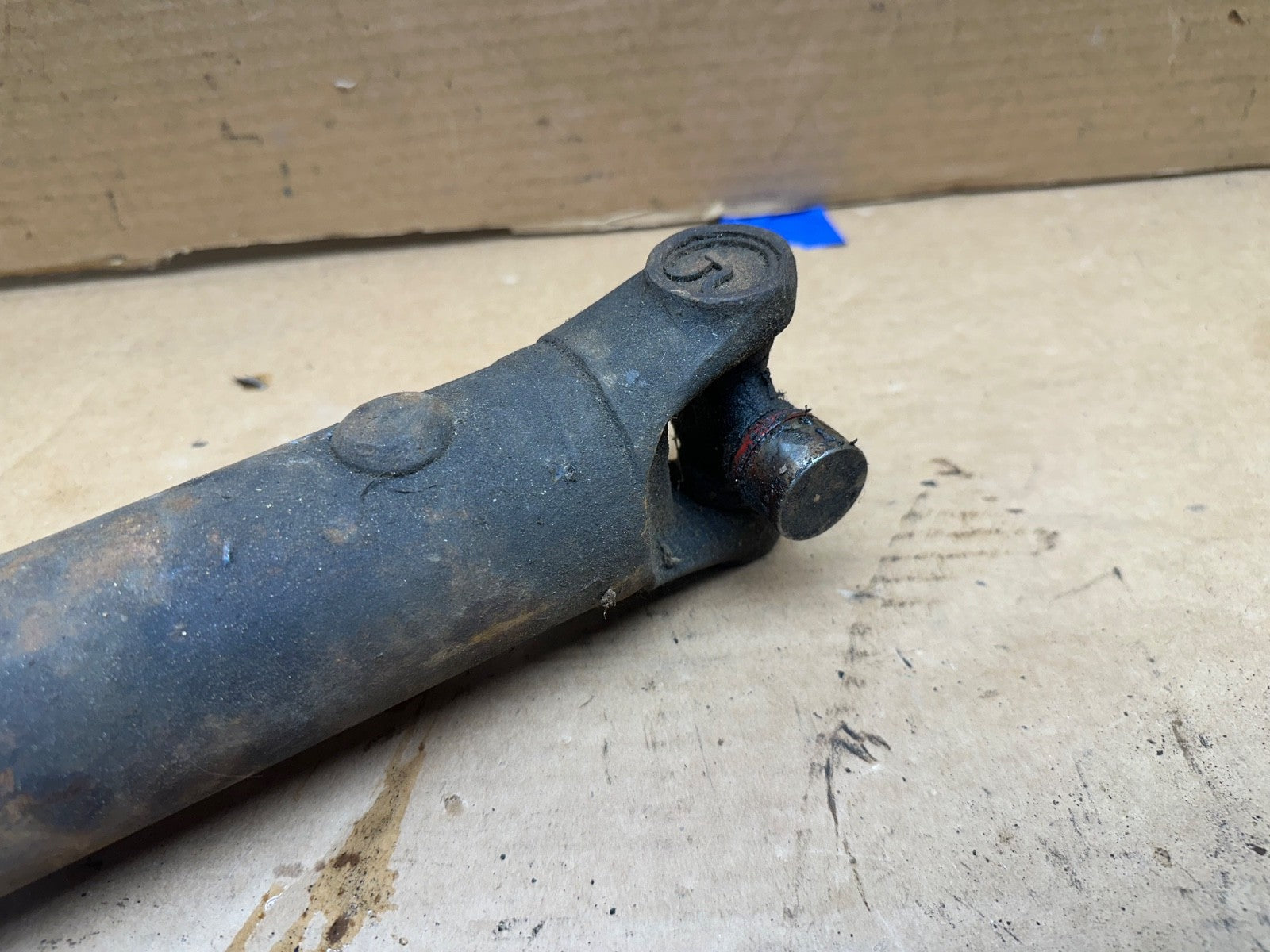 Manual 6CYL 90-93 Jeep Wrangler YJ 13.5" REAR DRIVE SHAFT 4.0 AX15 Driveshaft