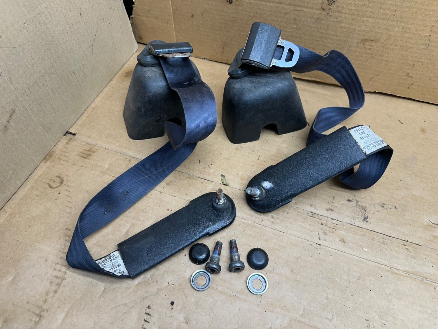 92-95 Jeep Wrangler YJ Rear Back Pair Seat Belt Buckle OEM Seatbelt Factory L R