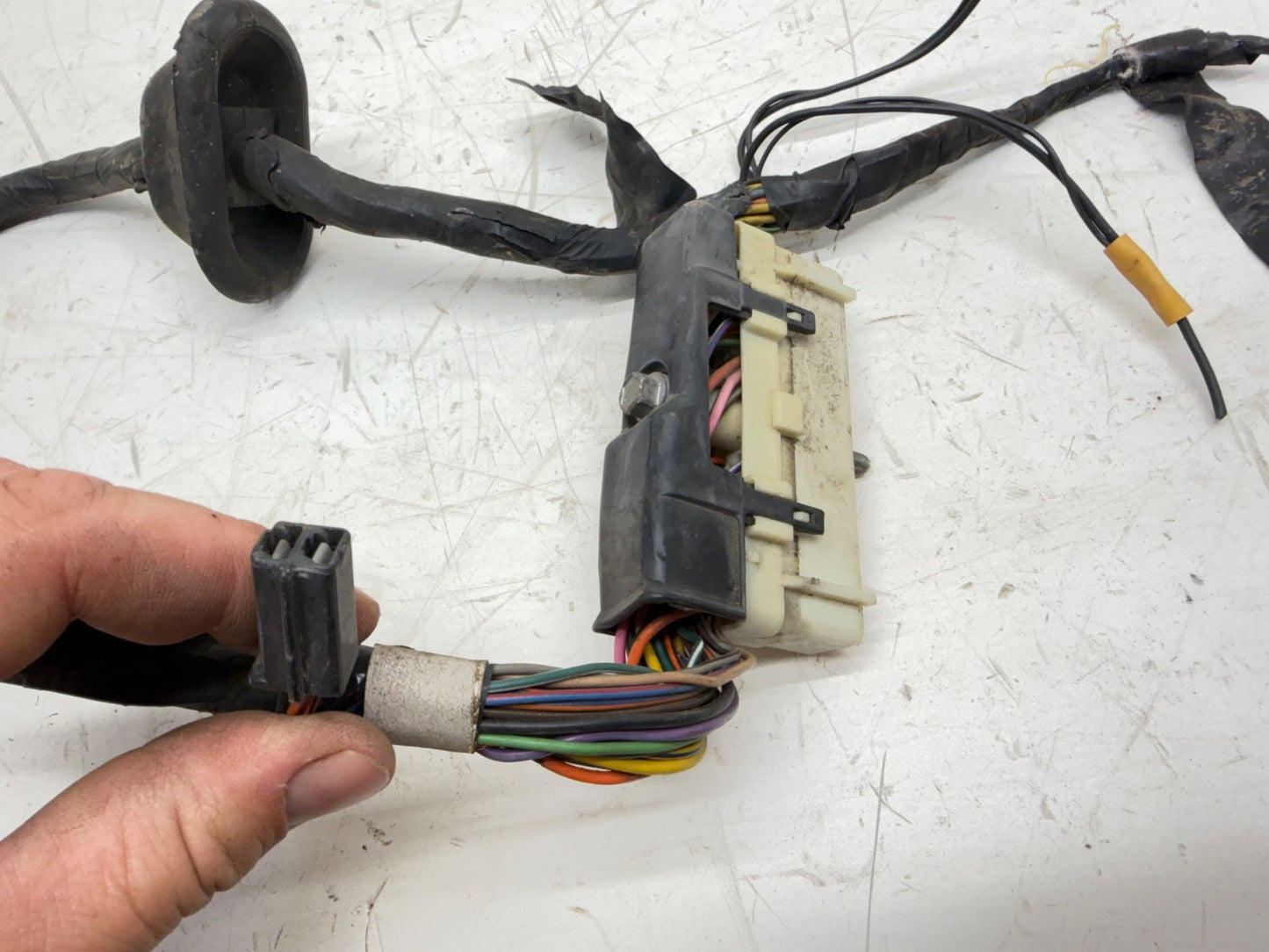 87-91 Jeep Wrangler YJ ECU PCM Wiring Connector Plug Pigtail Wire Wiring OEM