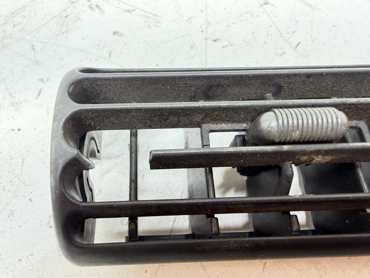 Jeep Cherokee XJ 97-01 OEM Pair Center Dash Vent Louver Outlet Insert Middle Gre