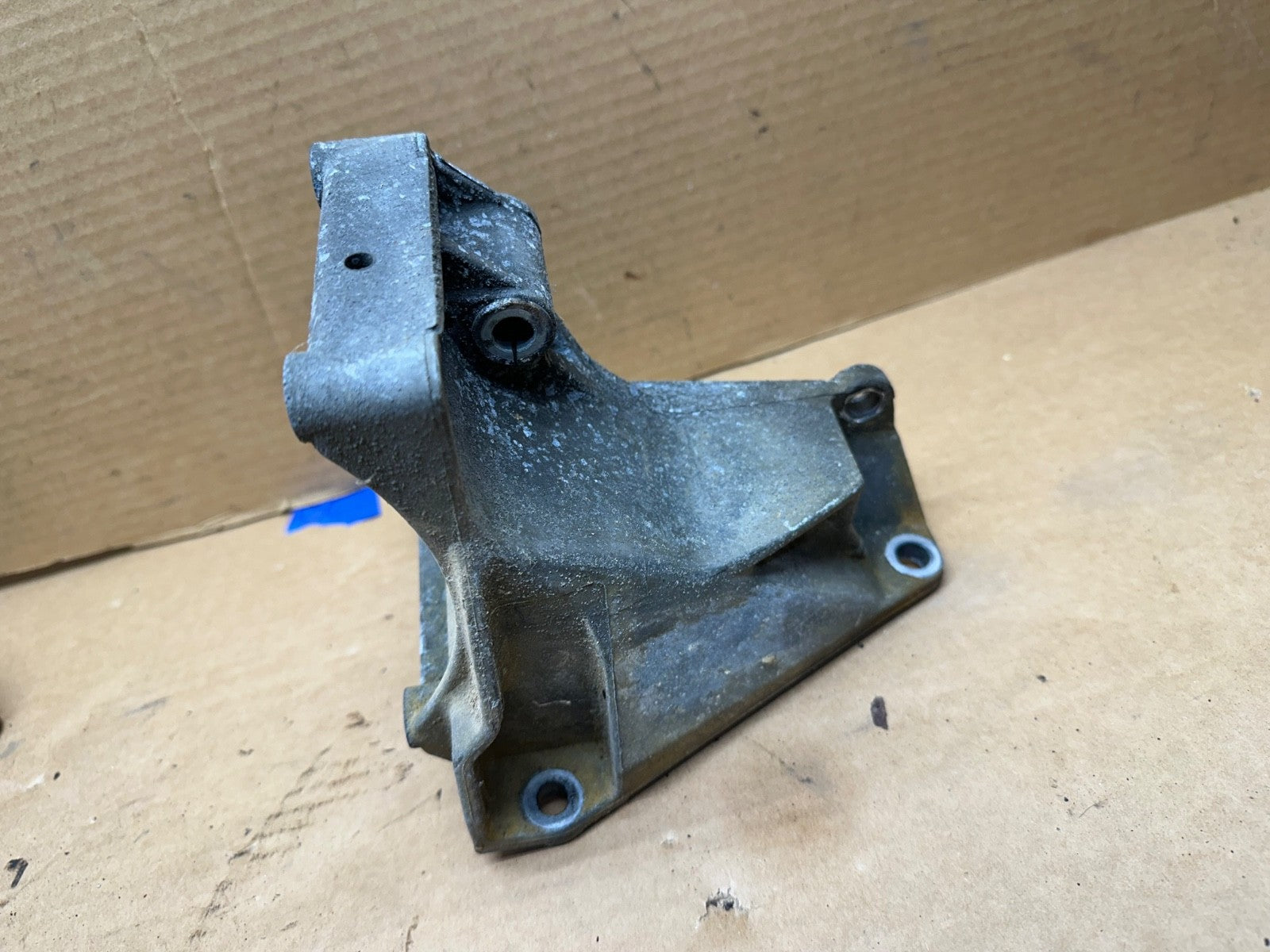 91-95 Jeep Wrangler YJ Upper Alternator AC Compressor Mount Bracket 2.5L 4.0