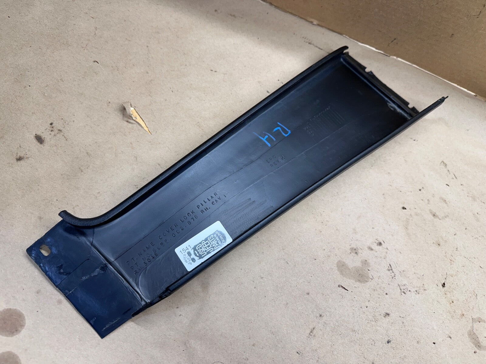 84-96 Jeep Cherokee XJ Passenger Side C Pillar Trim 4 Door RH Right Black Rear