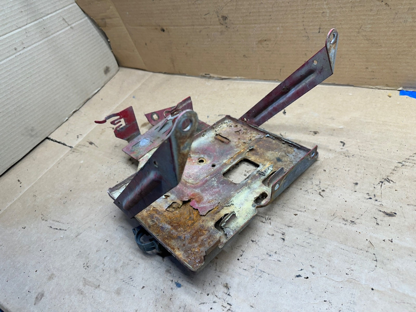 91-95 Jeep YJ Battery Tray Wrangler Factory Firewall Bracket Holder Mount OEM
