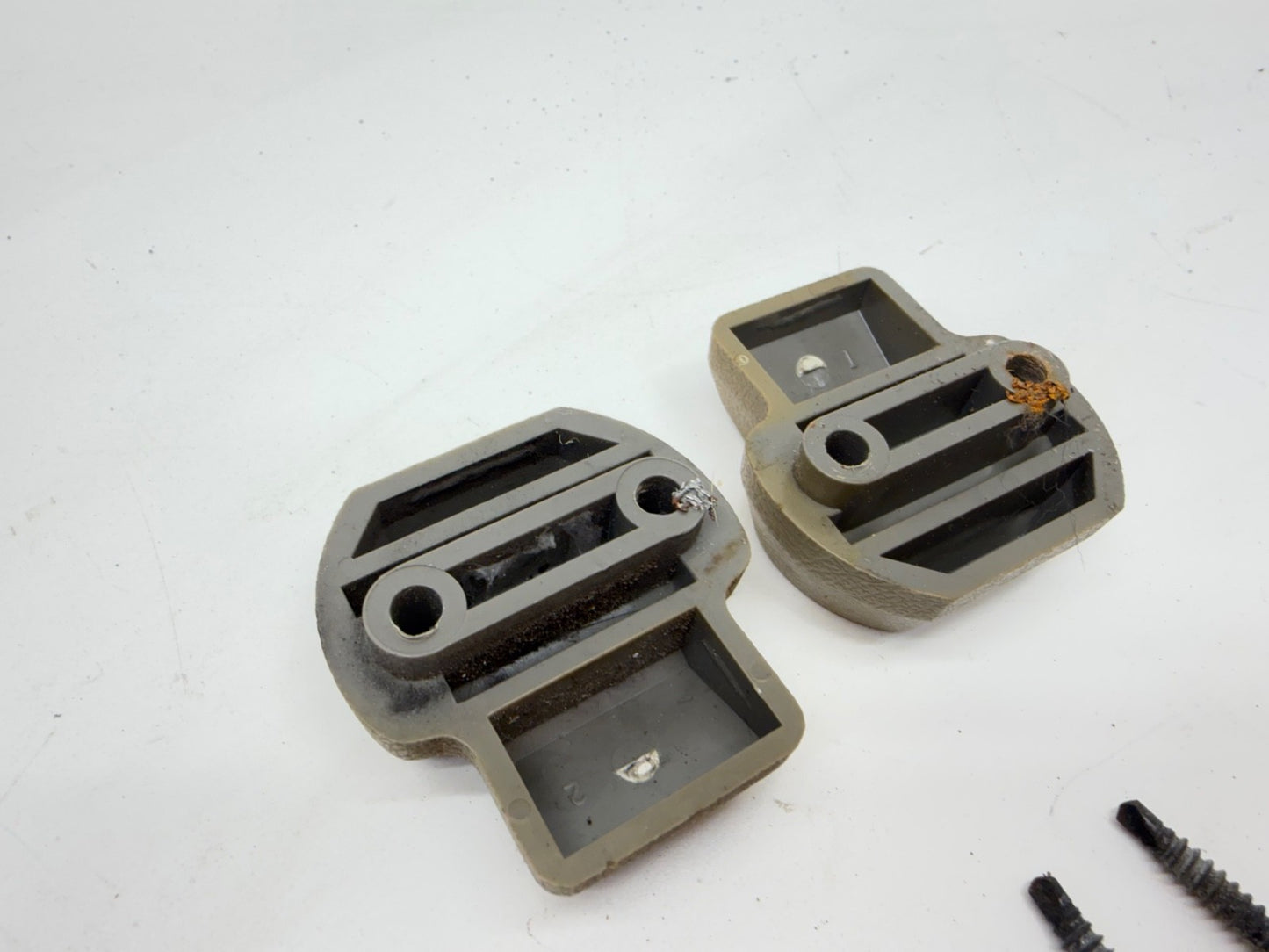 Jeep Cherokee XJ 84-96 Cargo Cover Mount Brackets Factory OEM Hook Latch Catch
