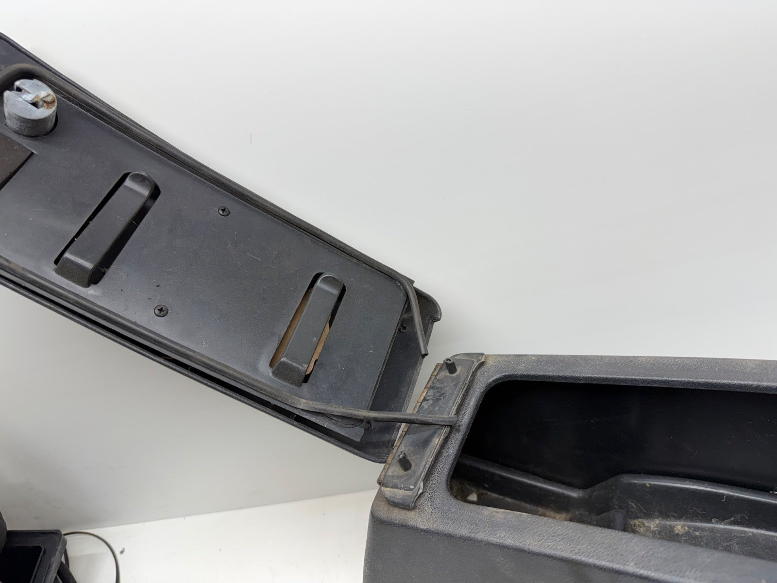 BROKEN LID 91-95 Jeep Wrangler YJ Interior Center Console Grey Gray OEM Factory