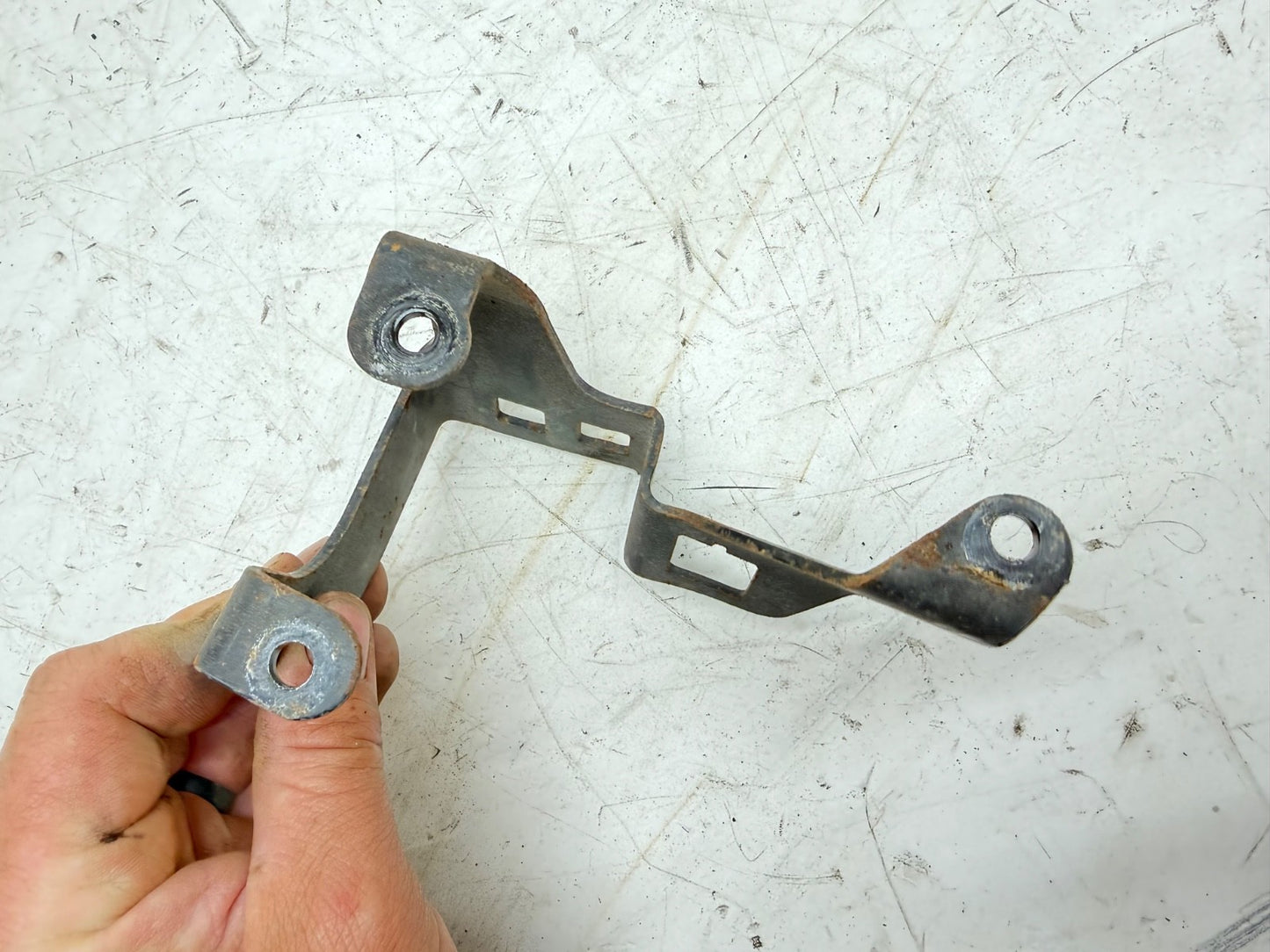91-02 Jeep Wrangler TJ 4.0 L Throttle Cable Bracket Kickdown Mount OEM Factory