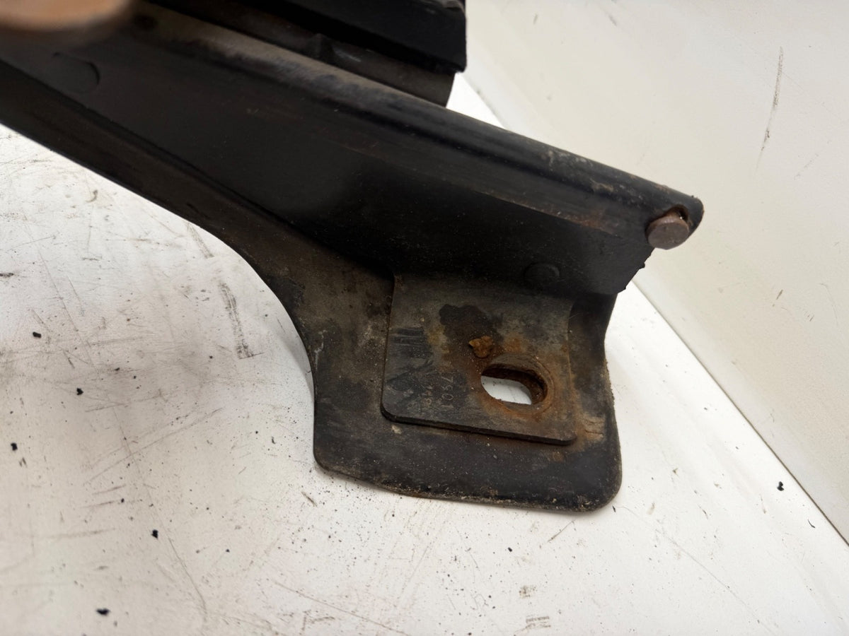 96-01 Jeep Cherokee XJ Front Passenger Seat Track Slider Riser Bracket Right