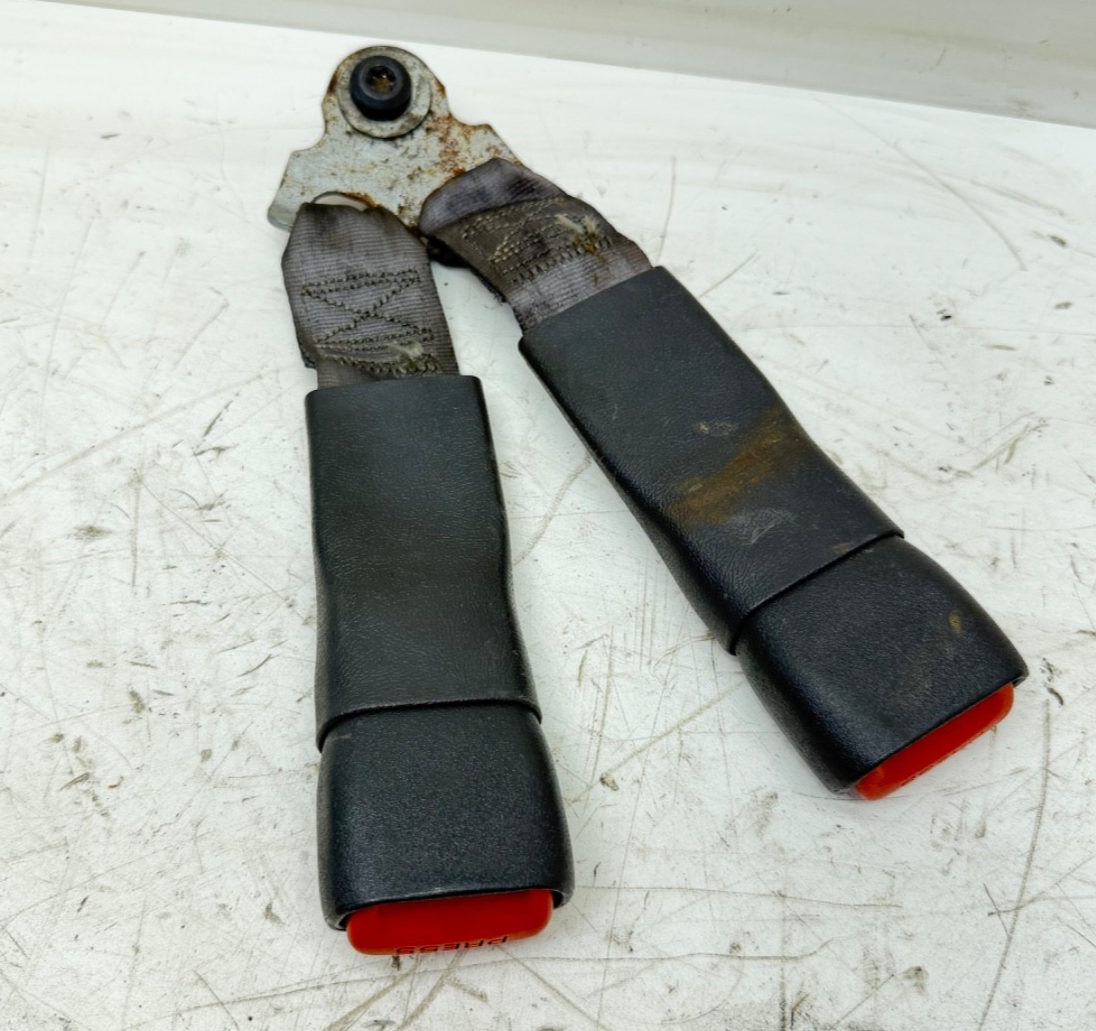 97-01 Cherokee Jeep XJ Female Seat Belt Buckle End Rear Back Seat Middle Latch