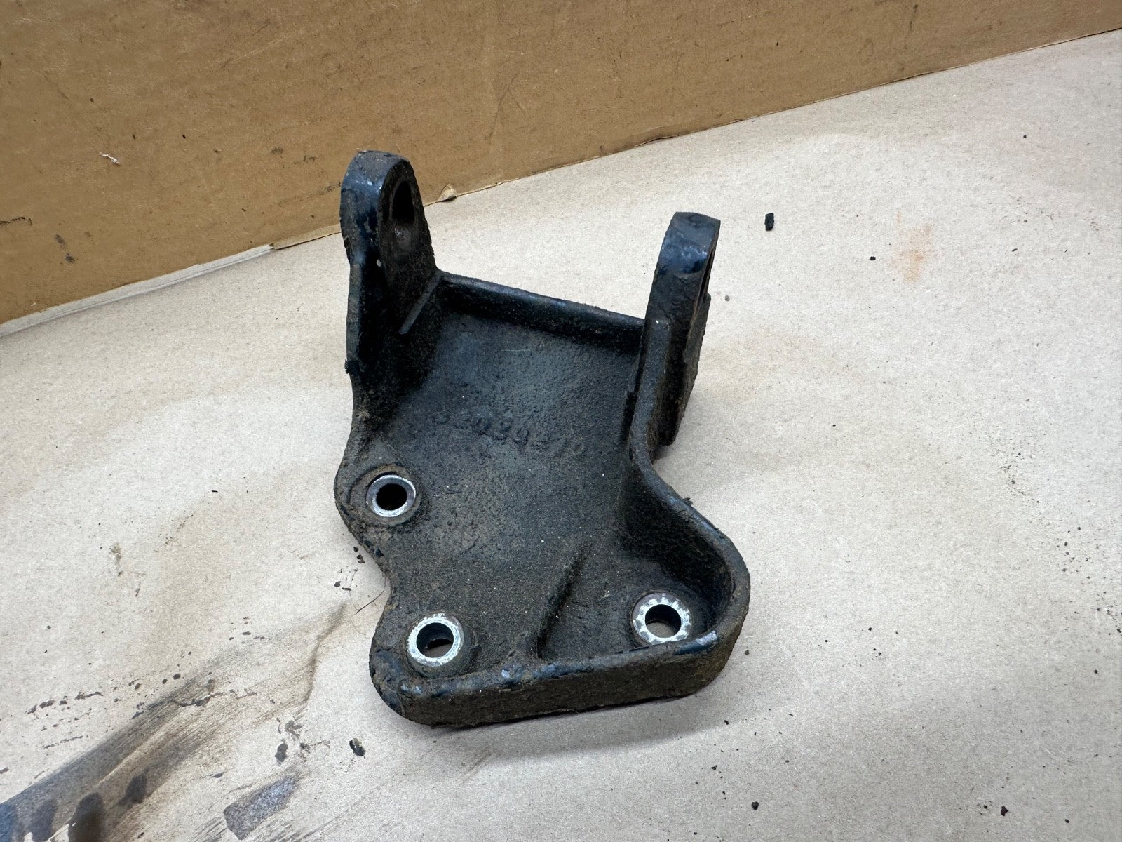 Engine Motor Mount OEM Right Side Jeep Wrangler Tj 97-99 4.0 L 6 Cyl Cherokee XJ