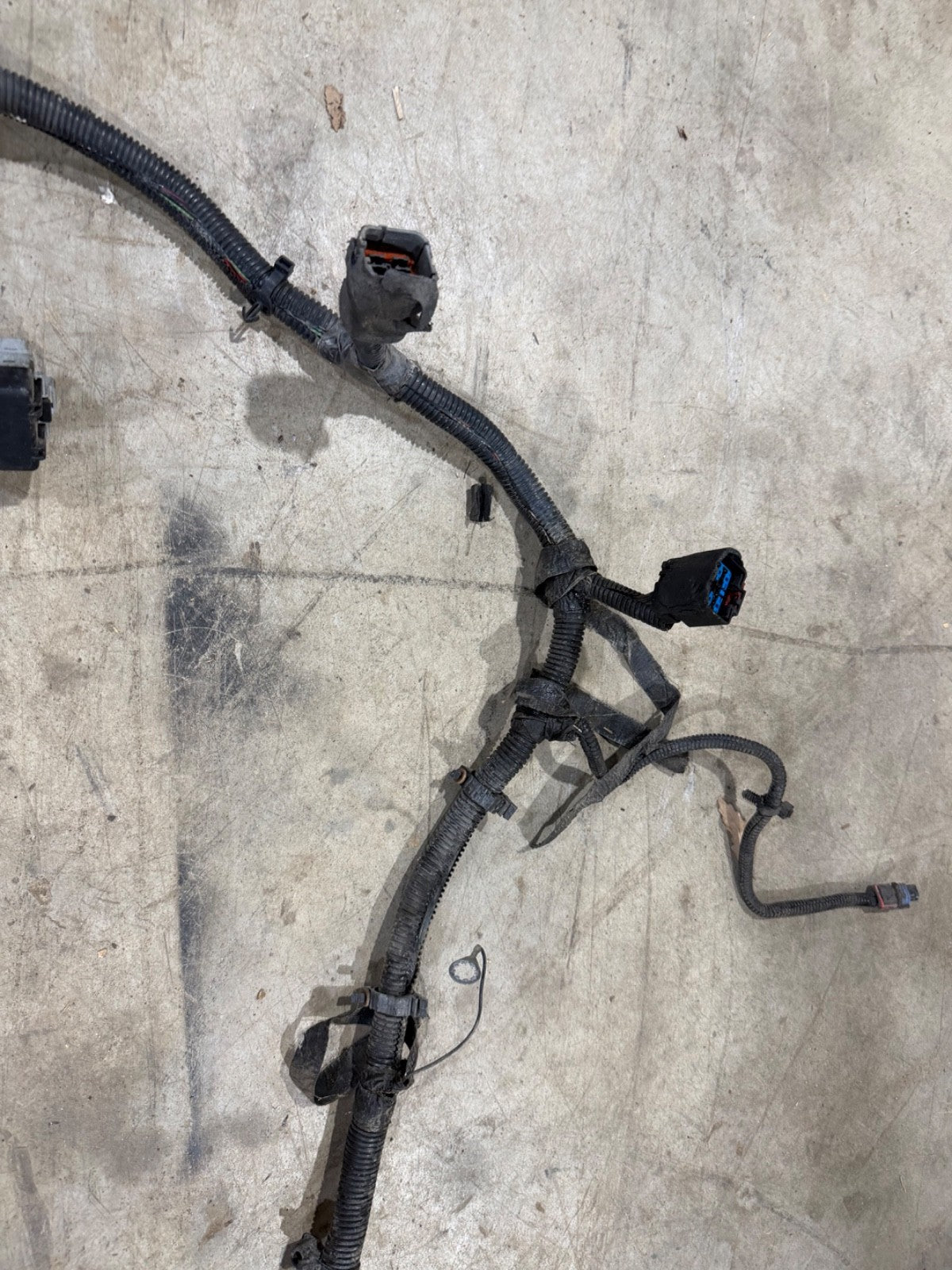 97 Jeep TJ Wrangler Fusebox Under Hood Fuse box Engine Wire Harness Block 97