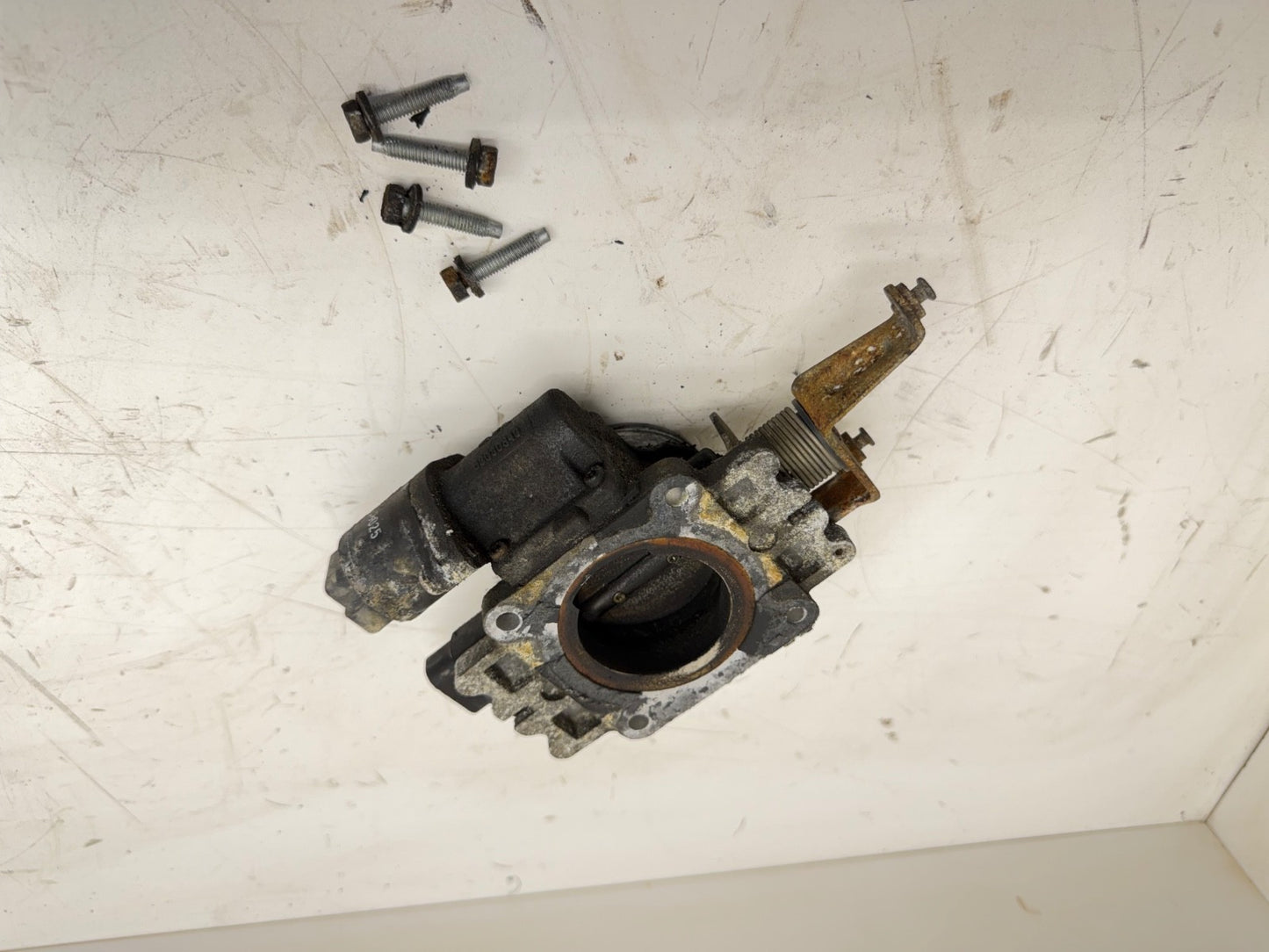 Jeep Wrangler YJ 92-95  2.5 4cyl Throttle Body Original OEM 53030843 2.5L 93 94