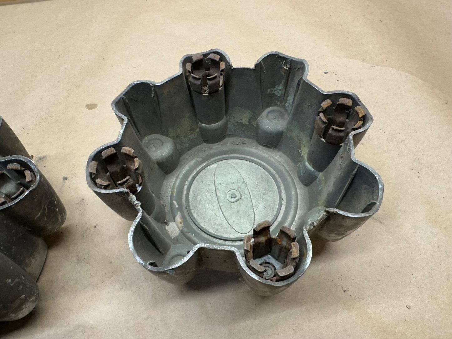99-05 Ford F-250 F-350 PAIR Front Rear OEM Hub Cap F81A-1A096-BB F81A-1A096-CA