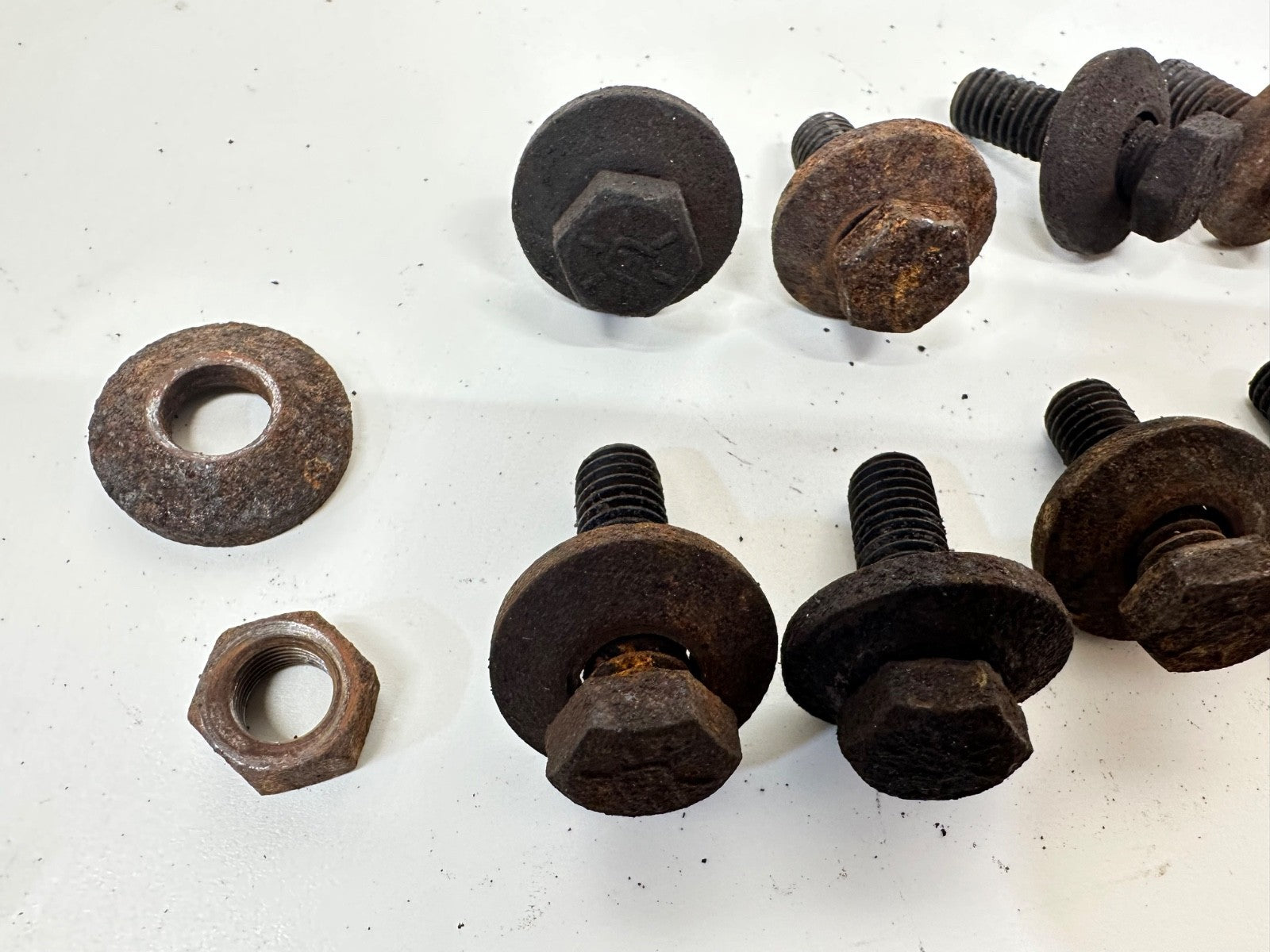 Jeep TJ Wrangler 4.0 Six Cylinder Intake Exhaust Manifold Bolts Bolt YJ 4.2 L OE