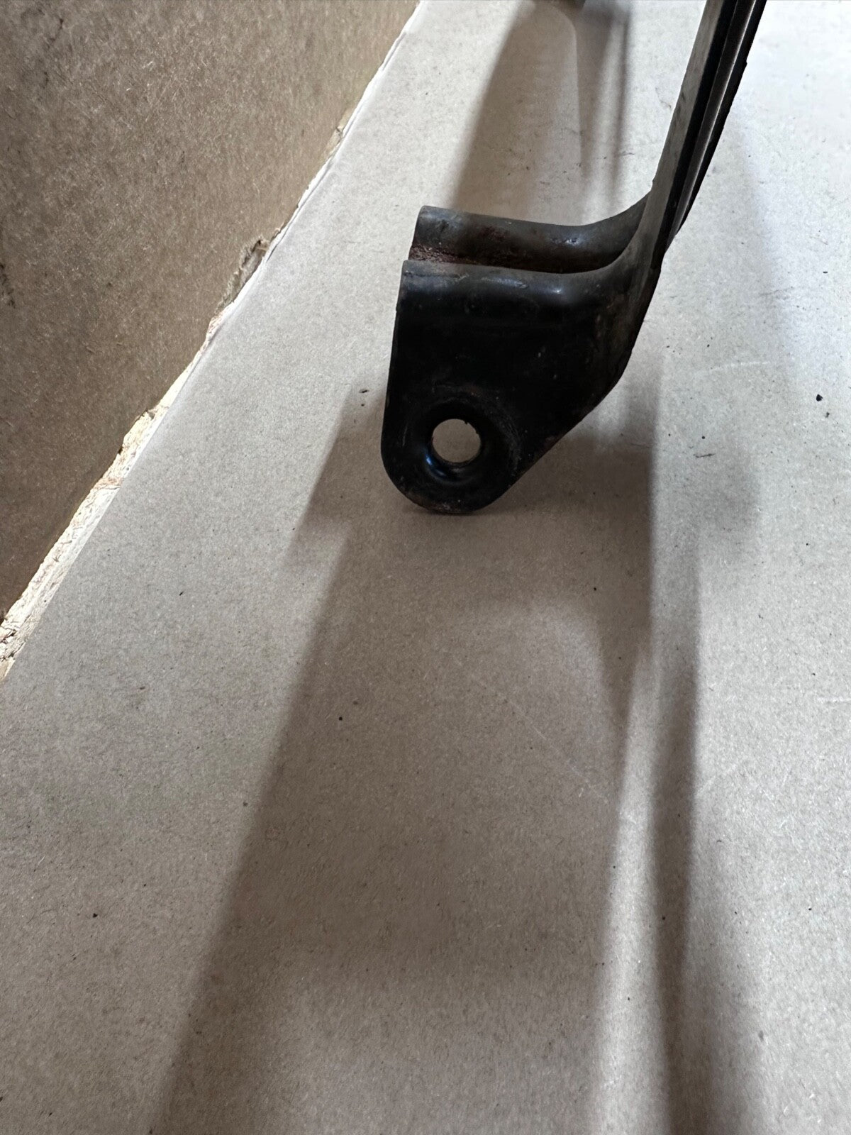 96-01 Jeep Cherokee XJ Front Passenger Seat Track Slider Riser Bracket Right