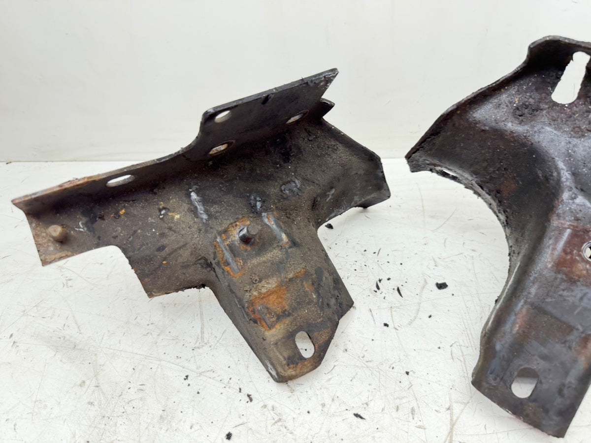 Jeep Cherokee XJ 97-01 4.0L 6 Cylinder Frame Side Engine Motor Mount Bracket OEM
