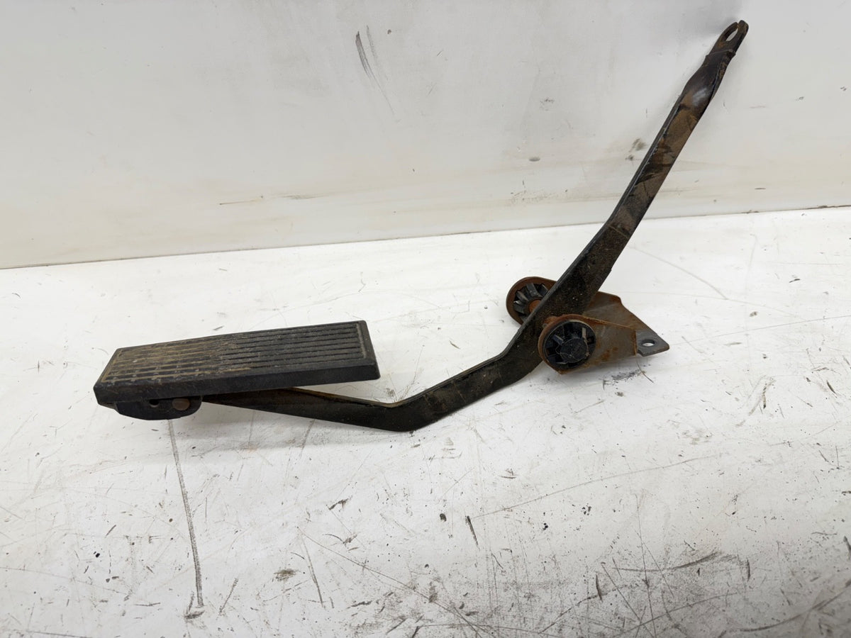 Jeep Wrangler TJ 97-06 Gas Accelerator Pedal Throttle Bracket Firewall Petal OEM