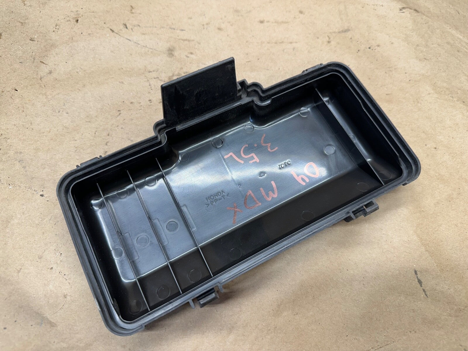2001-2006 Acura MDX 3.5L V6 Fuse Box Fusebox Upper Cap Lid Cover S3V-A1 Block OE