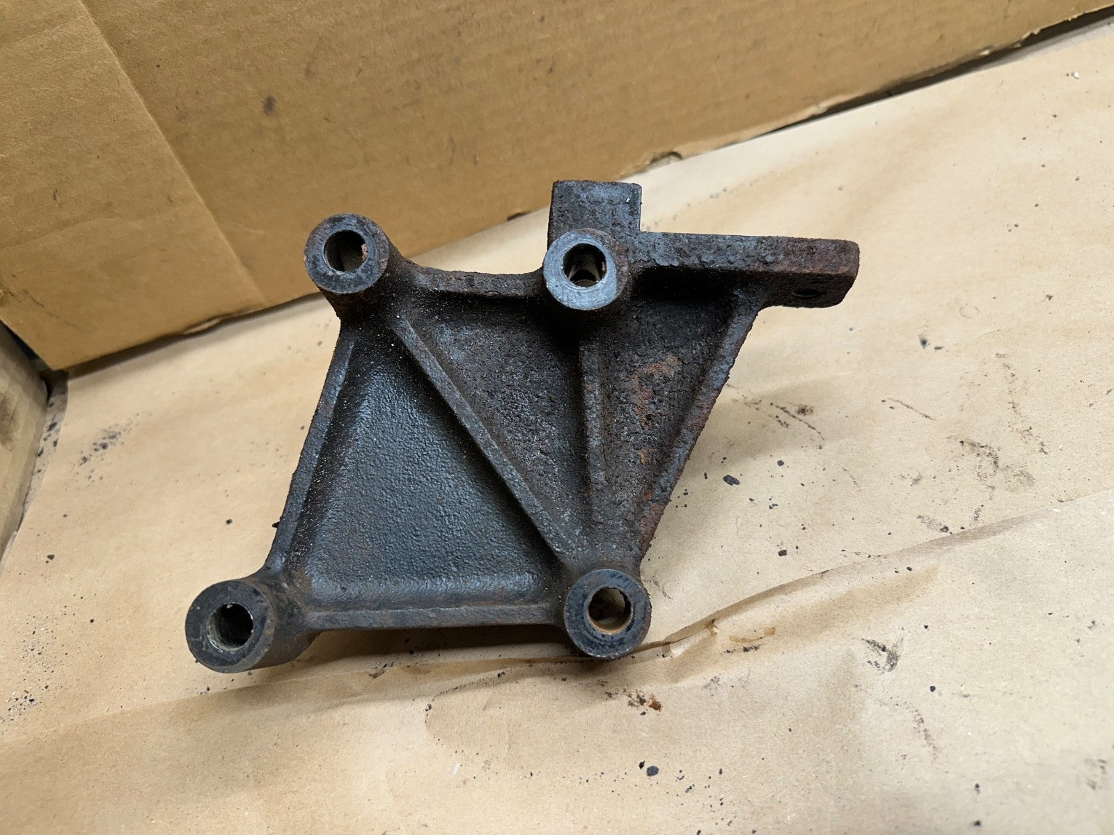 1987-1995 Jeep Wrangler YJ Steering Box Mounting Bracket Mount Brace OEM Factory