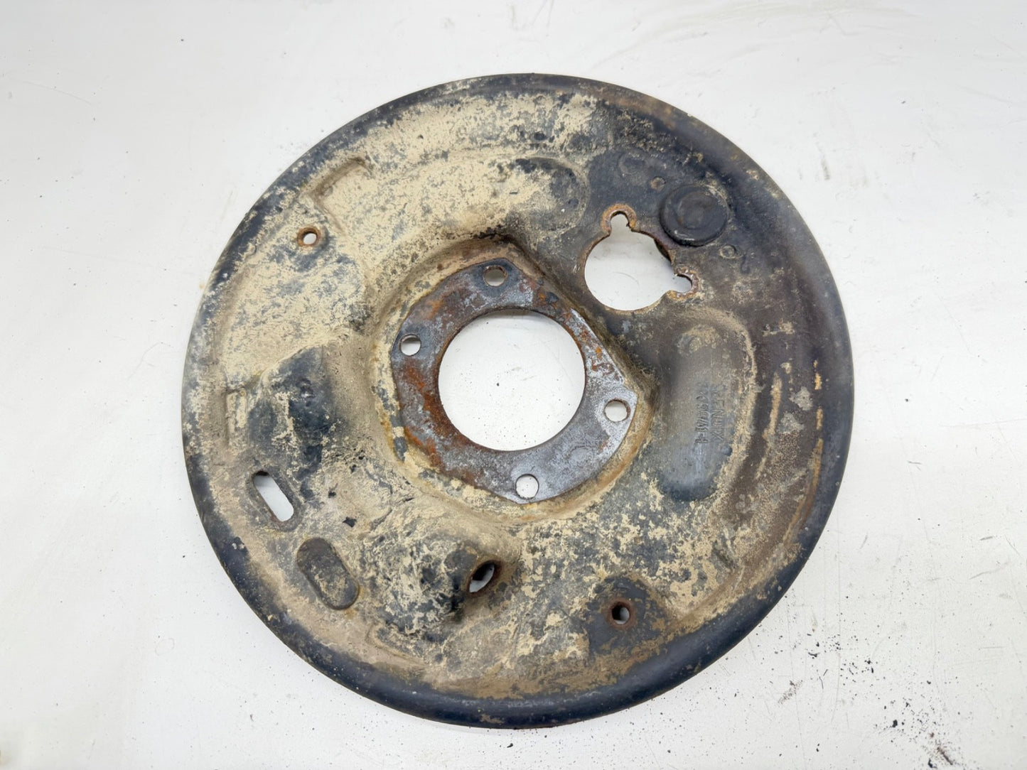 84-90 Jeep Cherokee Wrangler Left Drivers backing plate rear XJ YJ Dana 35 10"