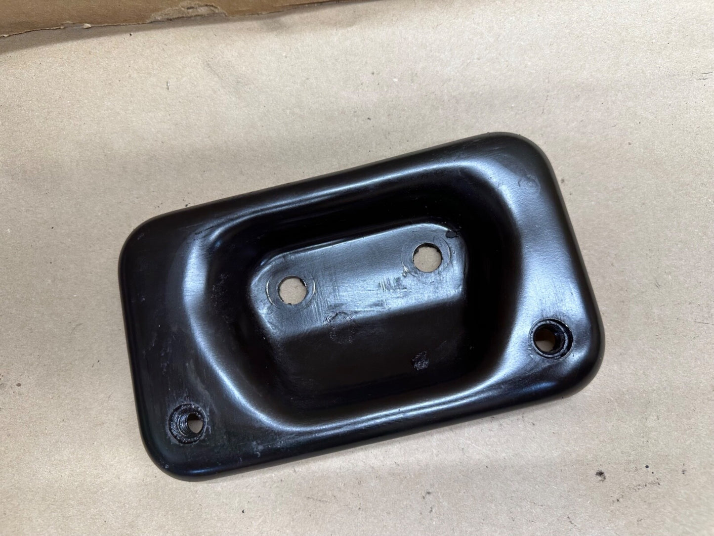 87-01 Jeep Cherokee XJ AW4 Automatic Transmission Exhaust Mount Bracket 2wd