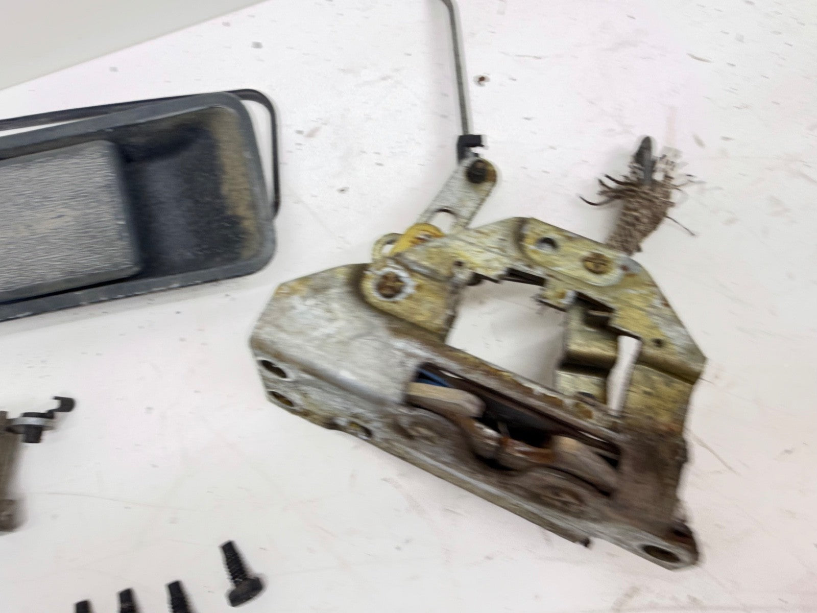 91-95 Jeep Wrangler YJ Tailgate Latch Handle Passenger Door Tail Gate Rear OEM