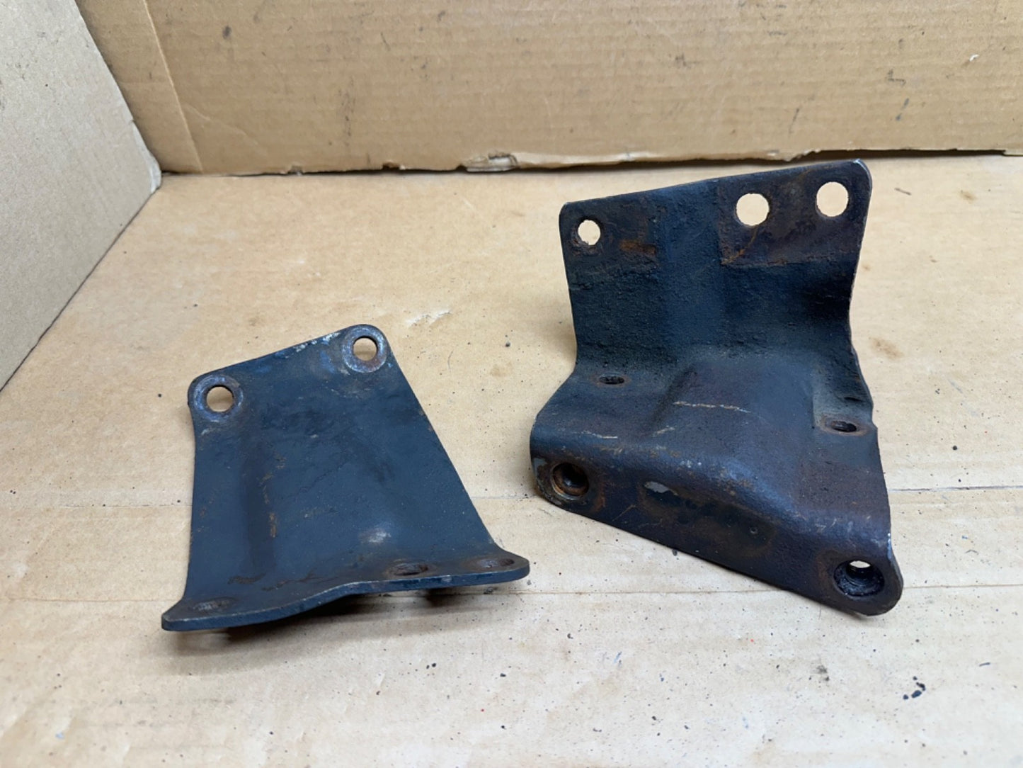 Jeep Power Steering Gear Box Brackets 76-86 CJ5 CJ7 CJ8 CJ  5 7 8 Mount Mounting
