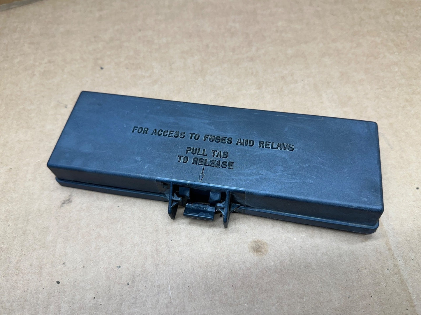 97-01 JEEP XJ Cherokee Fuse Block LID Cover Engine Box Factory Relay 56038363 OE