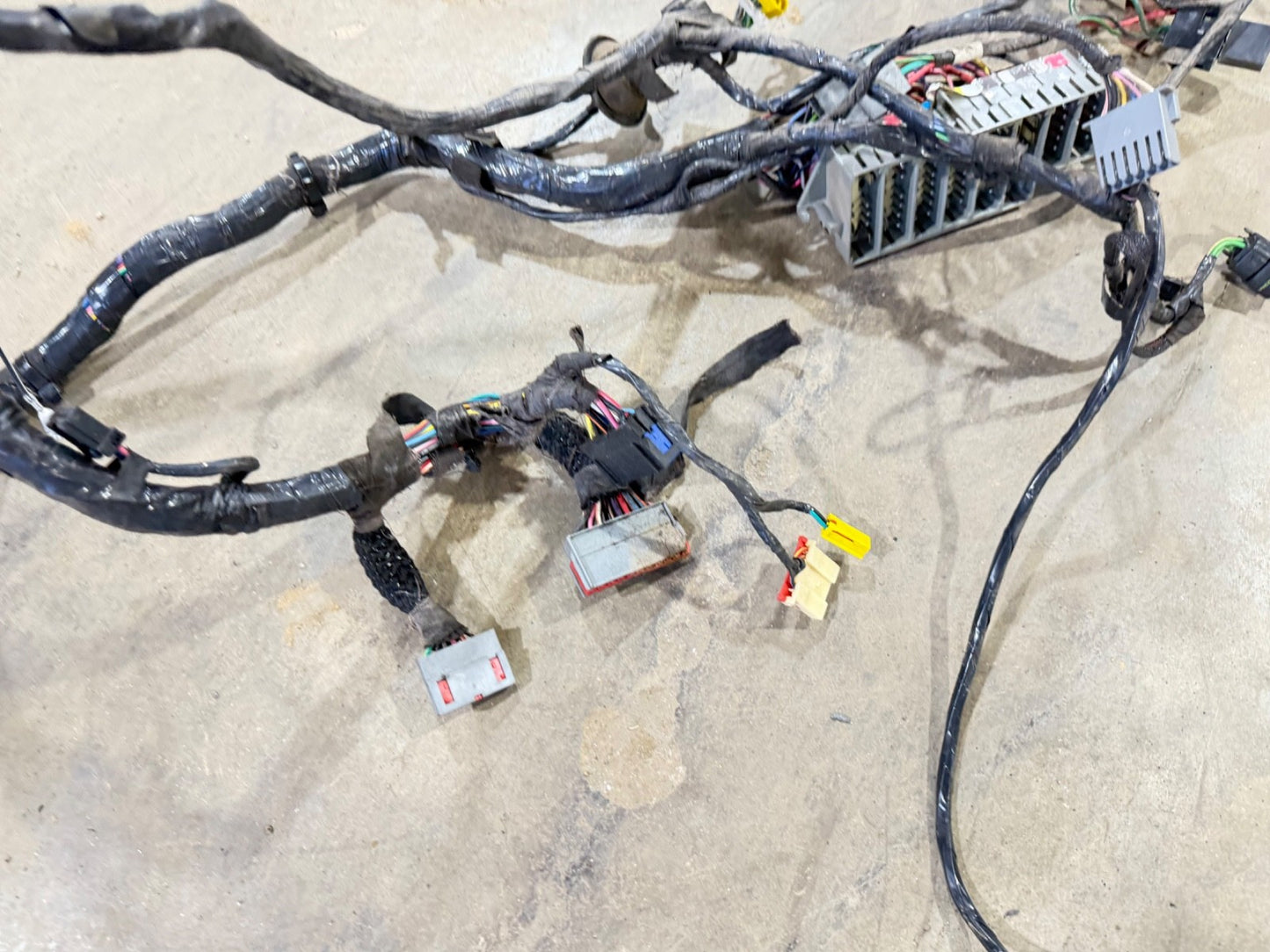 01 Jeep TJ Wrangler Interior Fusebox Crossbody Wire Harness Soft Top Under Dash