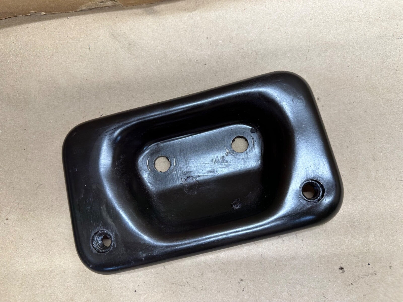87-01 Jeep Cherokee XJ AW4 Automatic Transmission Exhaust Mount Bracket 2wd
