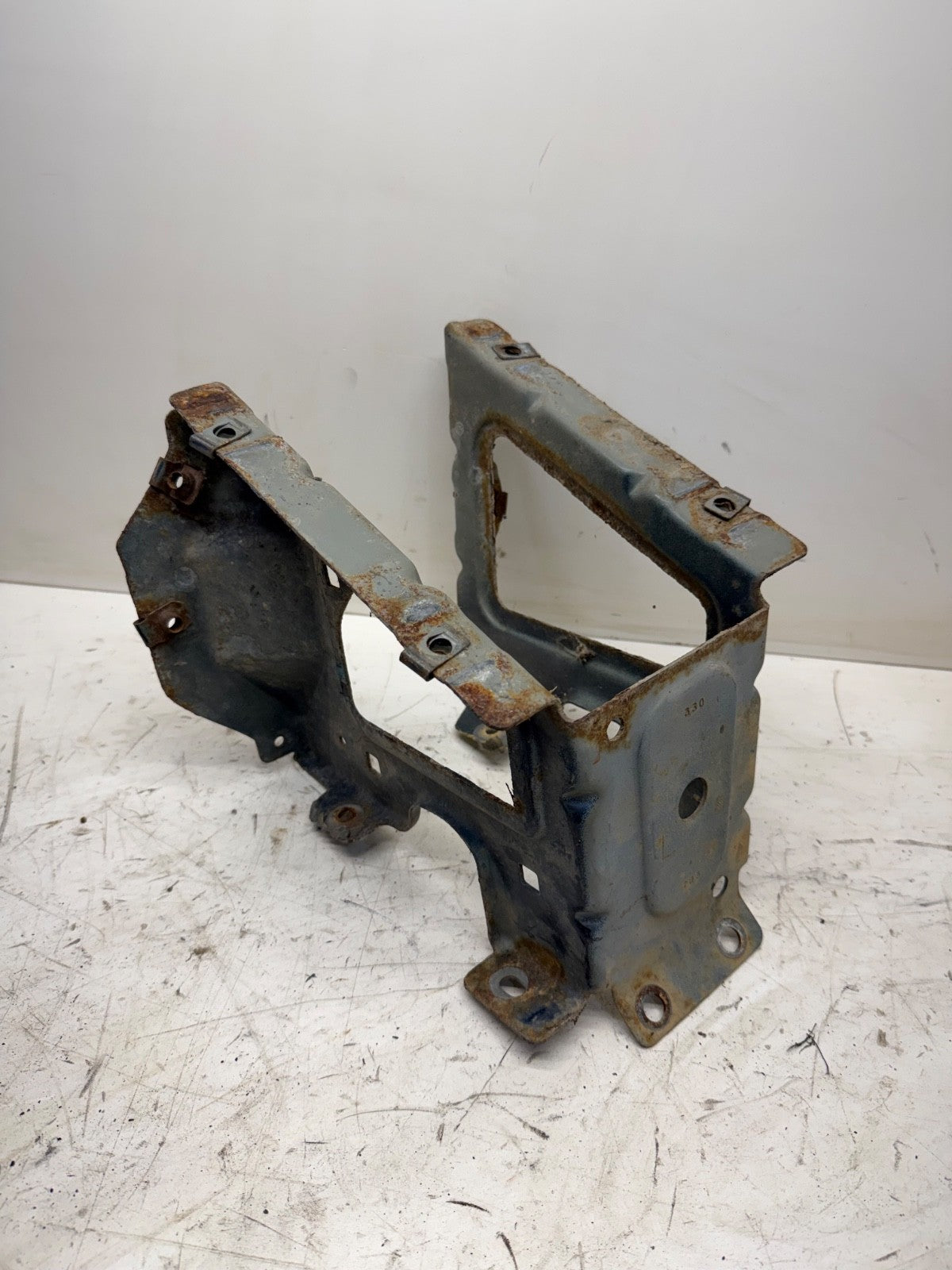 97-06 Jeep TJ Wrangler Front Fender Tub Lower Support Brace Driver LH Bracket