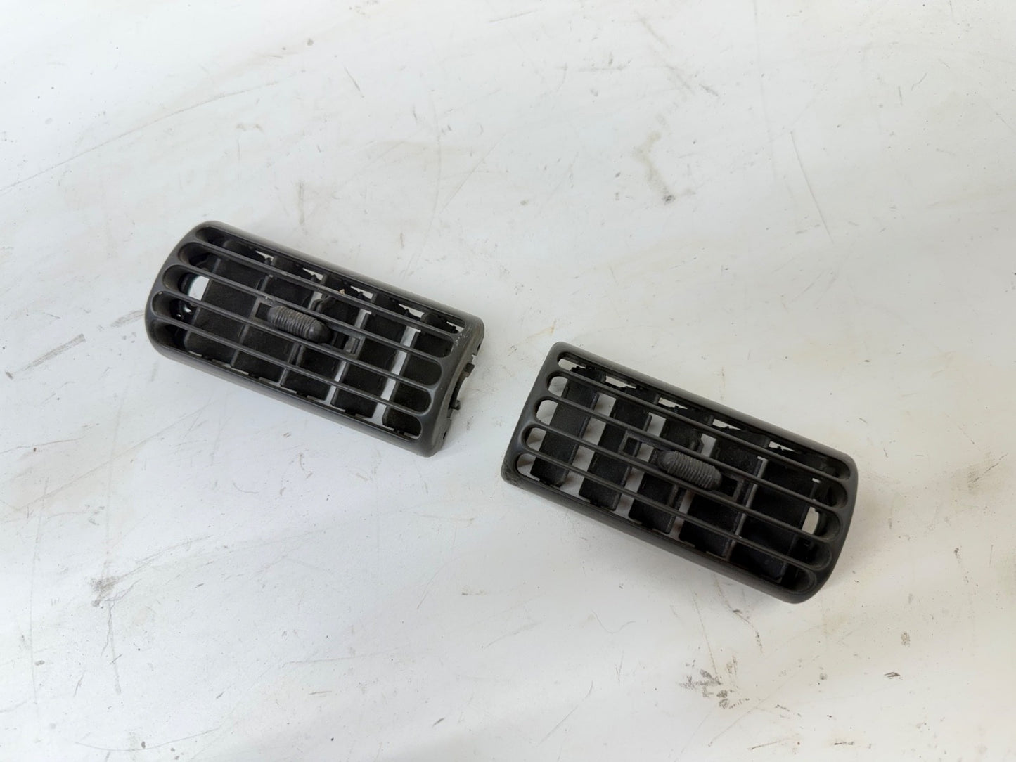 Jeep Wrangler TJ 97-06 OEM Center Dash Vents Louver Outlet Driver Passenger PAIR