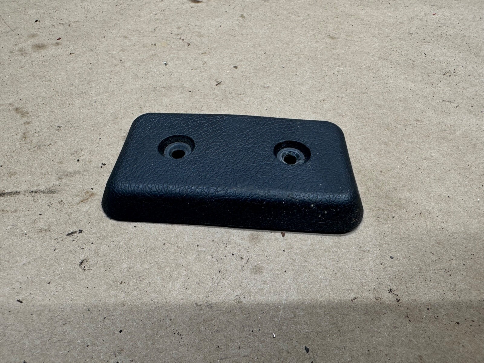 84-96 Jeep Cherokee XJ Spare Tire Rub Plate Trim Bezel Cargo BLACK 8955003569