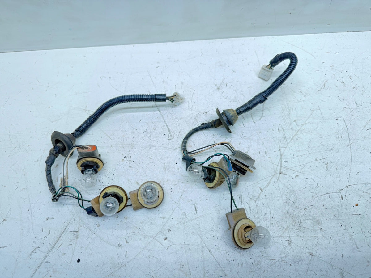 97-01 Jeep Cherokee XJ Tail Light Wiring Harness Left Right Plug Taillight Pair
