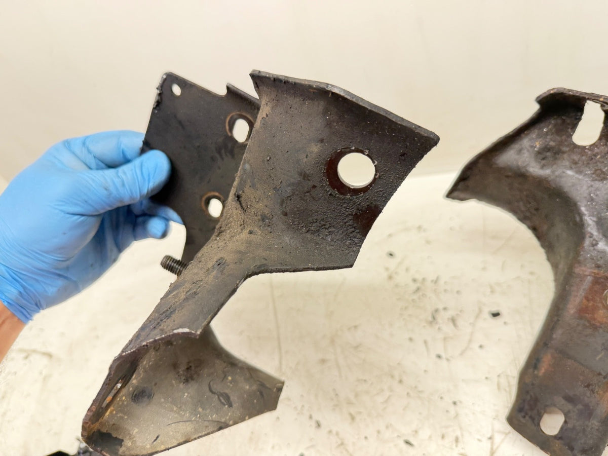 Jeep Cherokee XJ 97-01 4.0L 6 Cylinder Frame Side Engine Motor Mount Bracket OEM