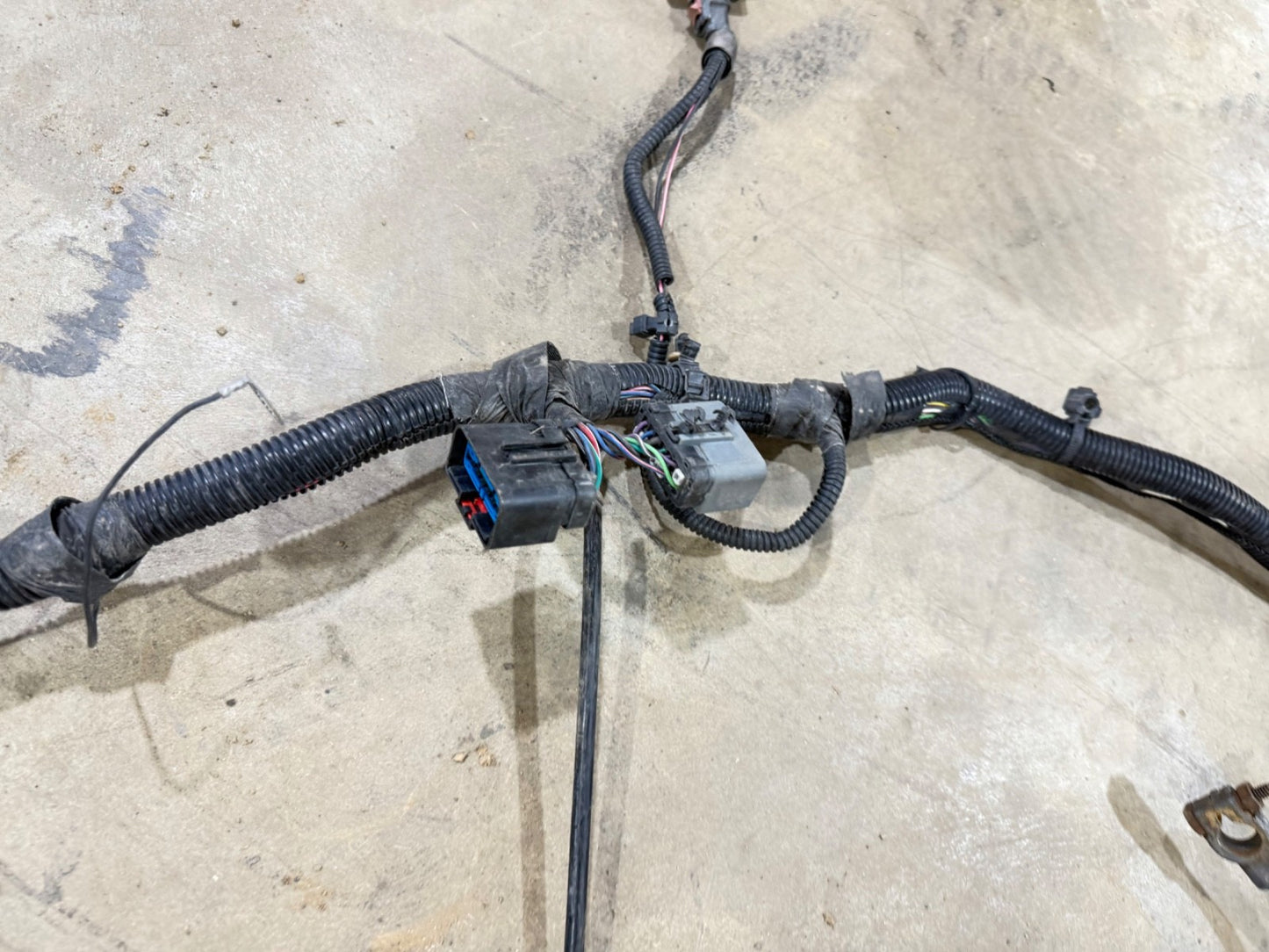 01 Jeep TJ Wrangler 4.0 2.5 L Engine Under Hood Fusebox Wire Harness 56010350AK