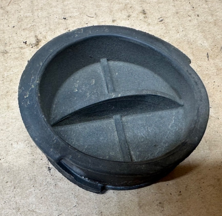 03-25 Genuine Ford Cover F65Z6C070AB Block Opening Seal Rubber OEM 4r75 4r100