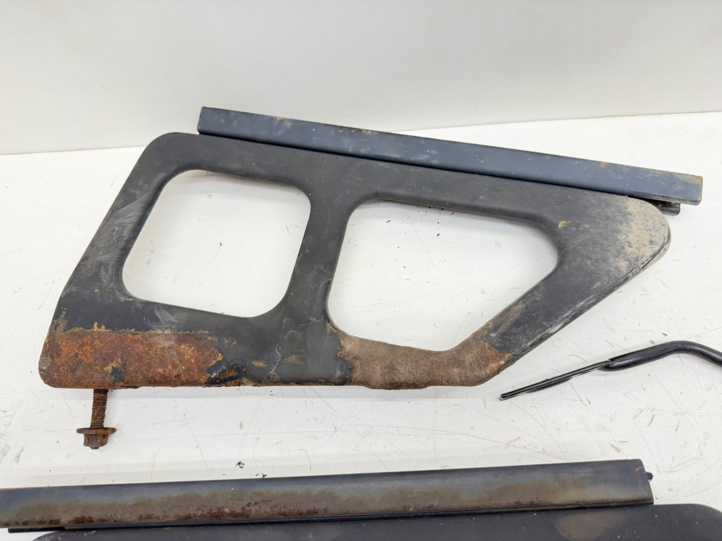 91-95 Driver Side Left Jeep Wrangler YJ Front SEAT MOUNT BRACKET Slider Mounting