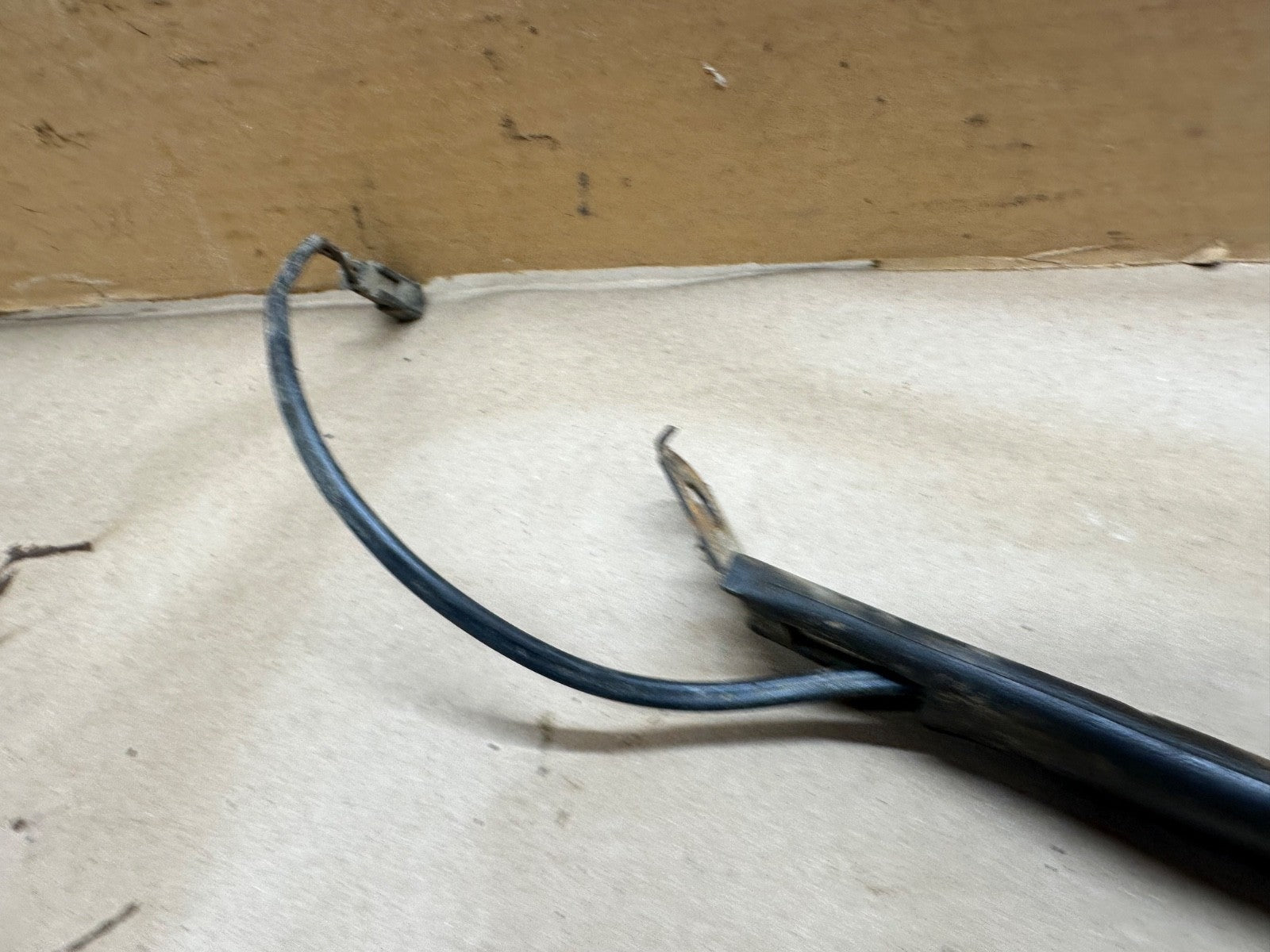 Jeep Cherokee XJ 97-01 OEM Female Seat Belt End Buckle Driver Side Left Front LF