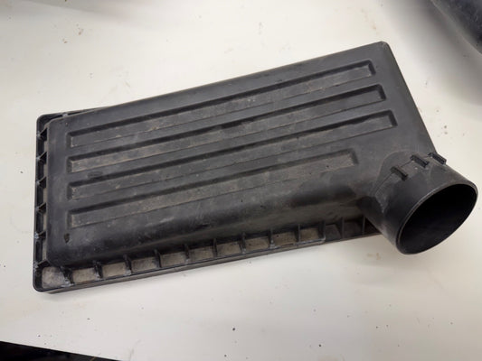Jeep Wrangler TJ 97-04 Air Cleaner Box Lid 2.5L 4 Cyl 4.0L 6 Cyl Filter Housing