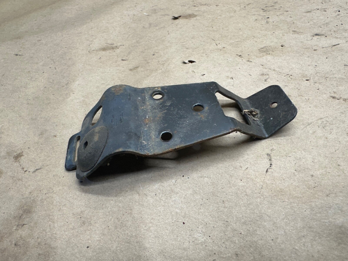 91-06 Jeep Wrangler YJ OEM Third 3rd Brake Light Tailgate Contact Sensor BRACKET